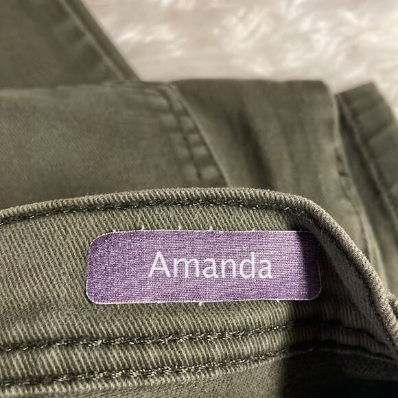 Gloria Vanderbilt, Amanda Jeans, Green , Ladies Size 10 - Picture 9 of 10